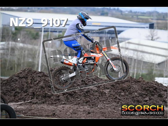 Experts-024