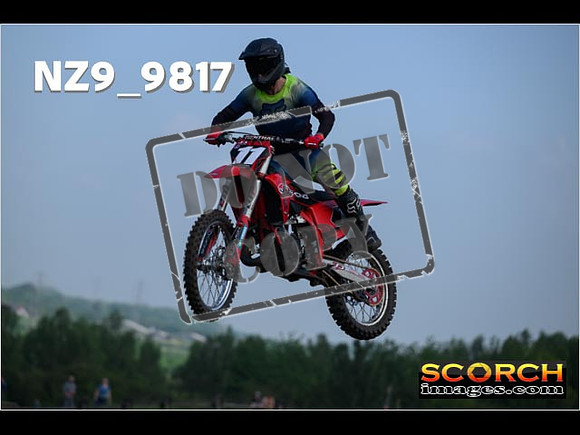Experts-088