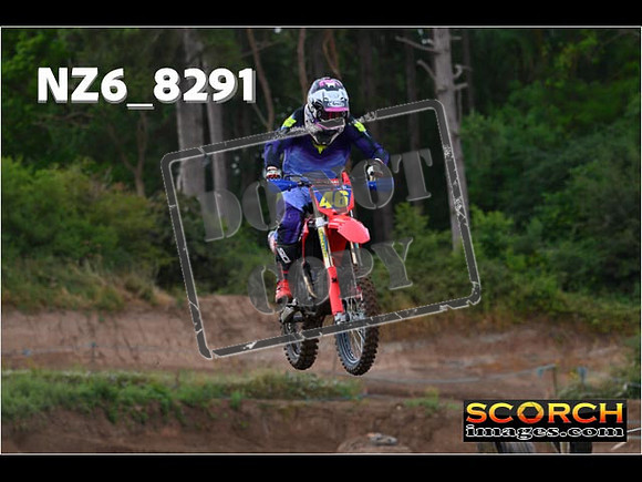 Experts-049