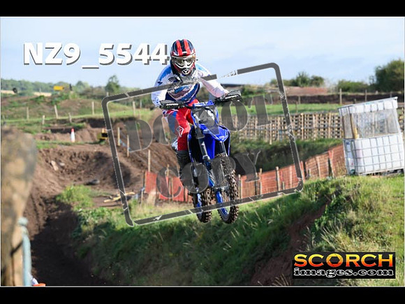 Experts-073