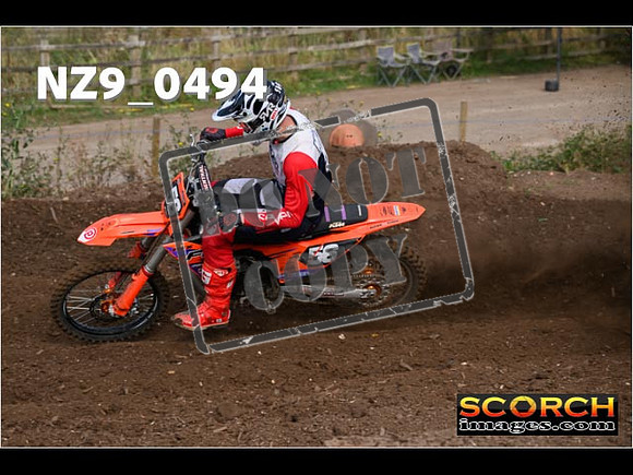 Experts-083