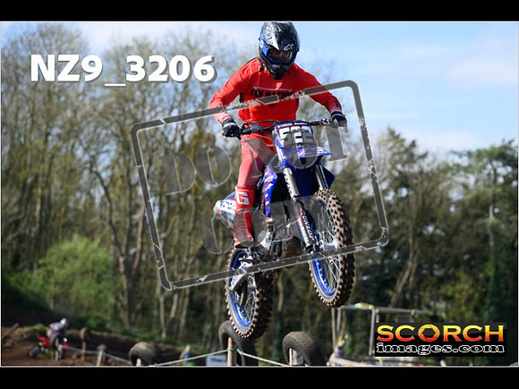 Experts-066