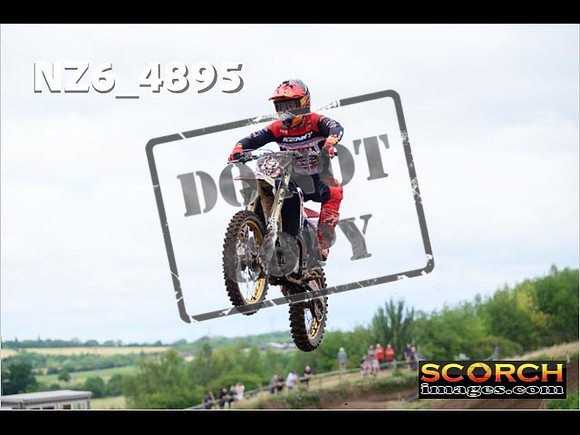 Experts-091