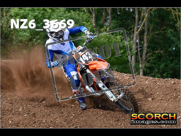 Experts-095