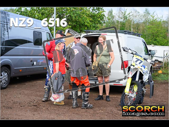 Randoms-009