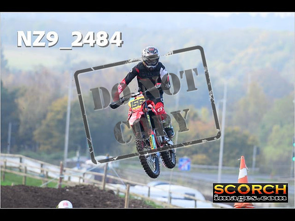 Experts-074