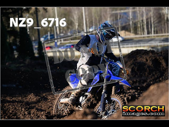 Experts-073