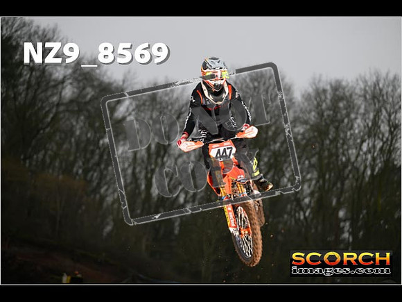 Experts-016