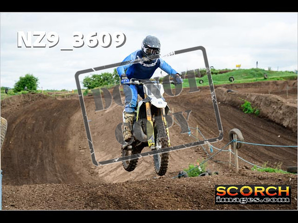 Experts-059