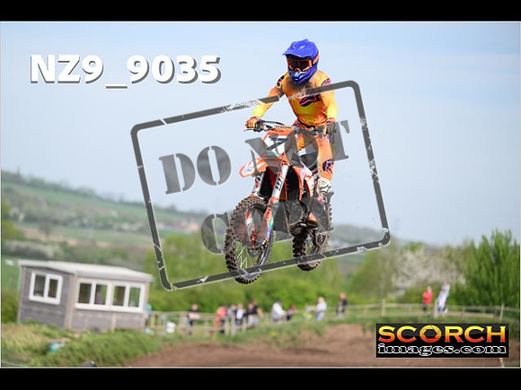 Experts-087