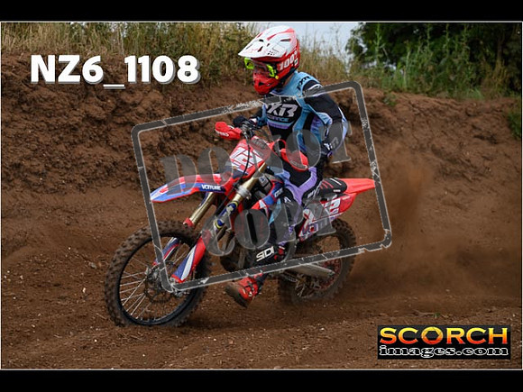 Experts-096