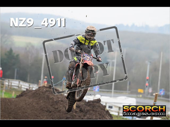 Experts-382