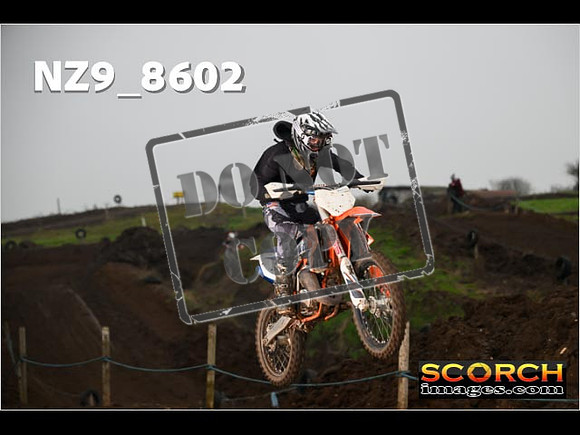 Experts-047