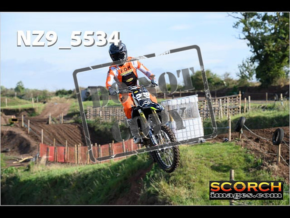 Experts-064