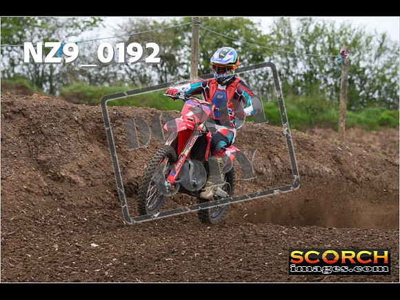 Thur25Apr-299