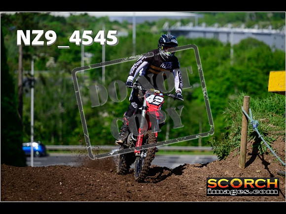 Experts-052