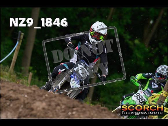 Experts-066