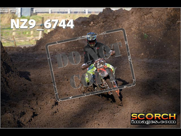 Experts-096