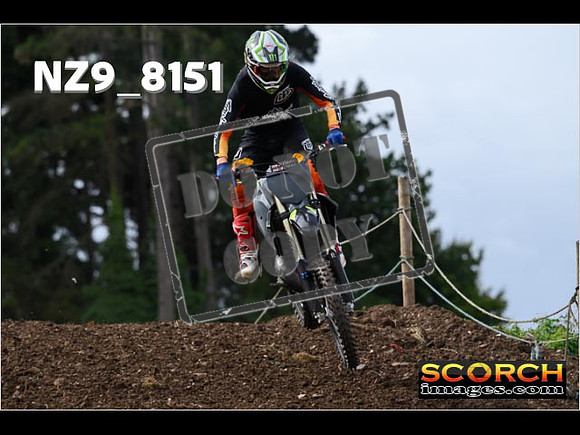Experts-090