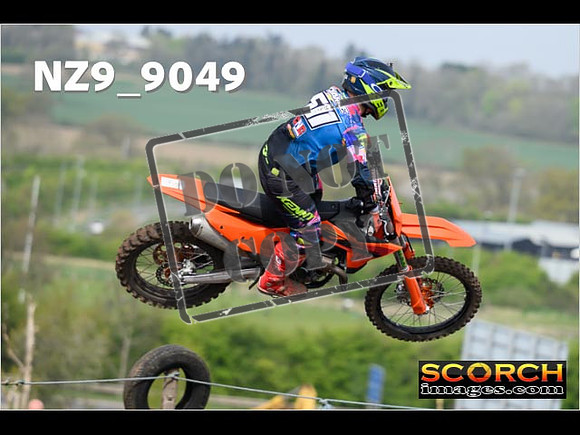 Experts-098