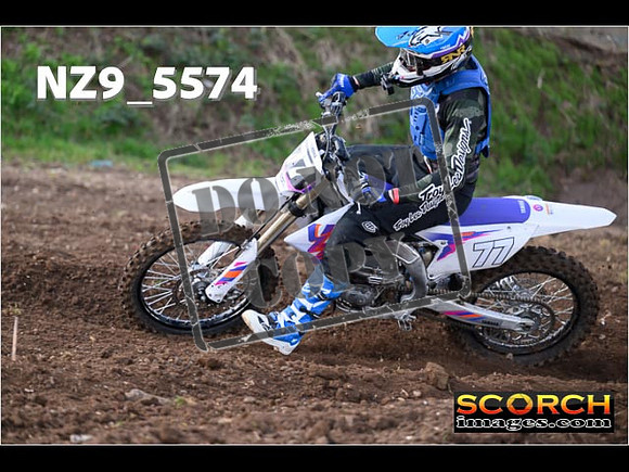 Experts-082