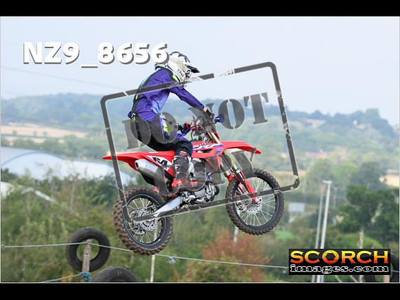 Experts-064