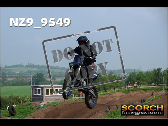 Experts-069