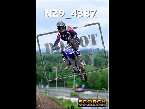 Experts-057