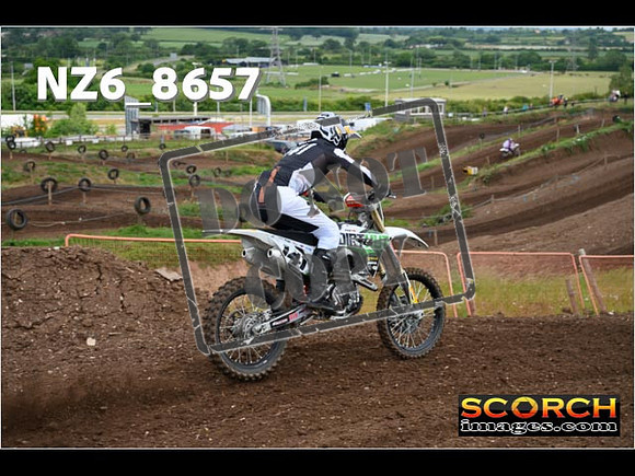 Experts-068