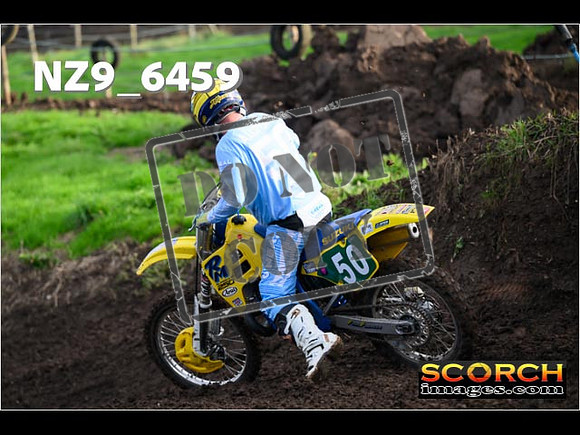 Experts-074