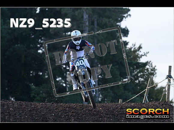 Experts-097