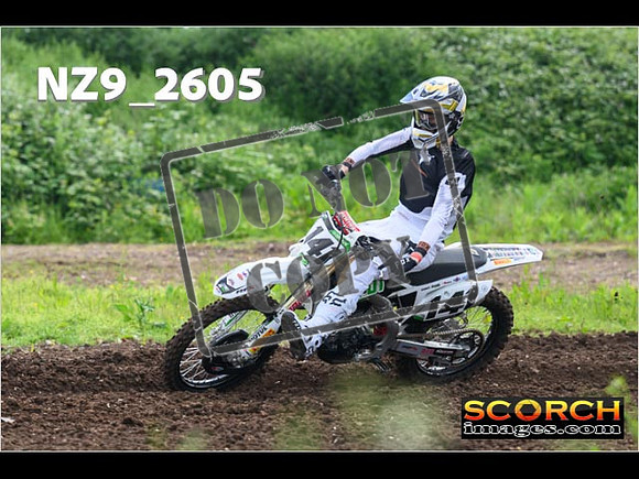 Experts-053