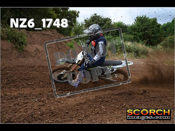 Experts-064