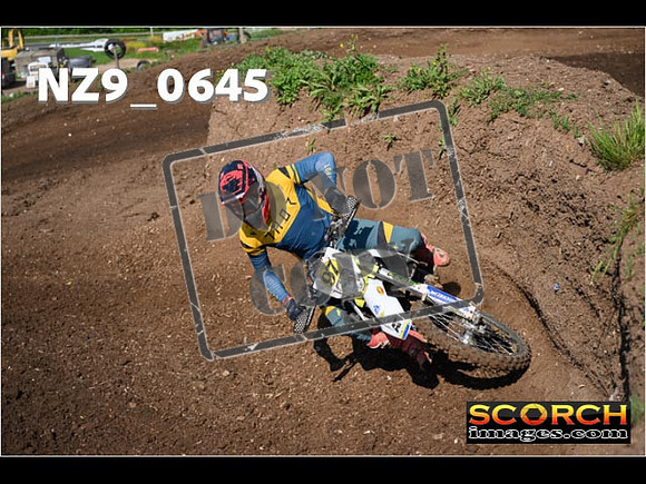 Experts-053