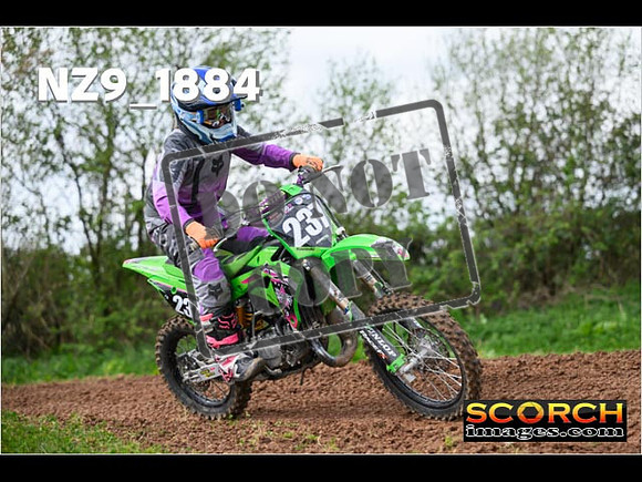 85's-065
