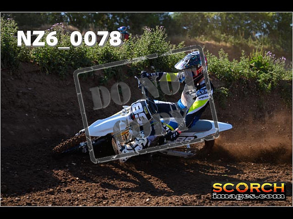 Experts-074
