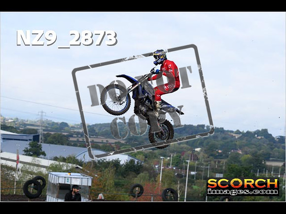 Experts-089