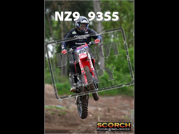 Experts-074