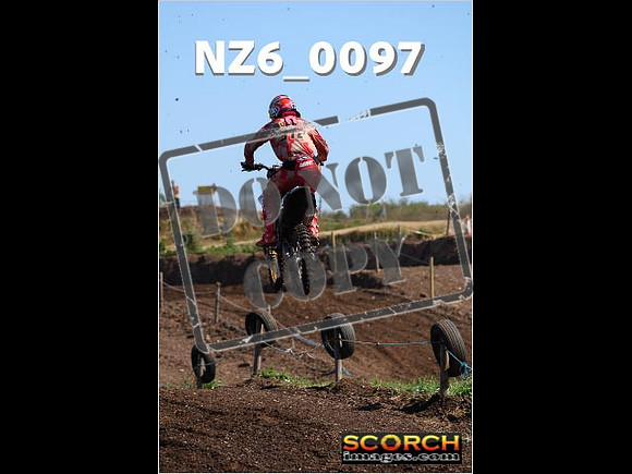 Experts-093