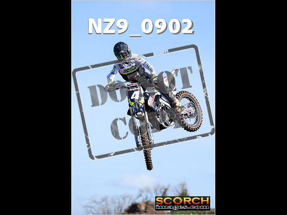 Experts-077