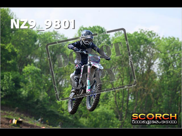 Experts-075