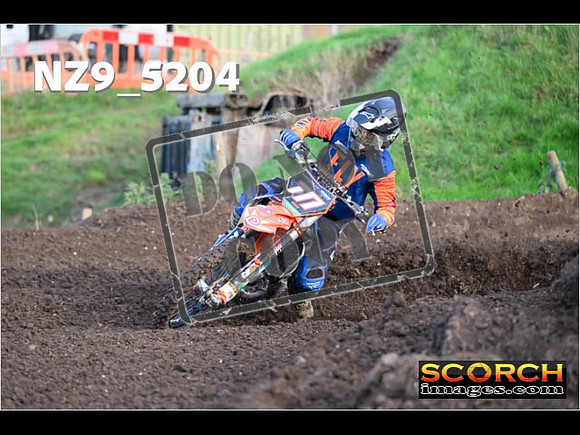 Experts-069