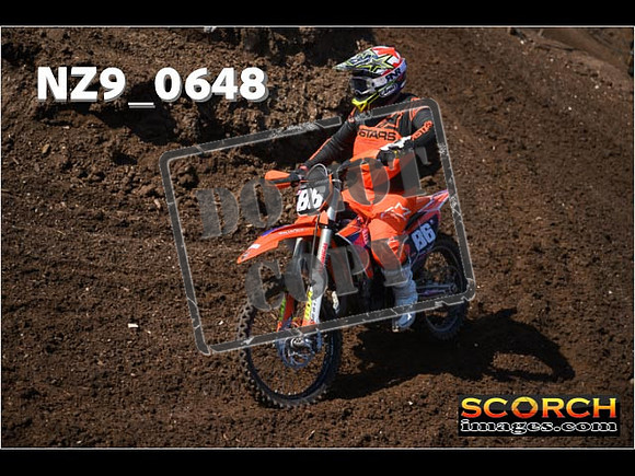 Experts-056