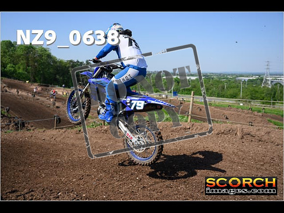 Experts-047
