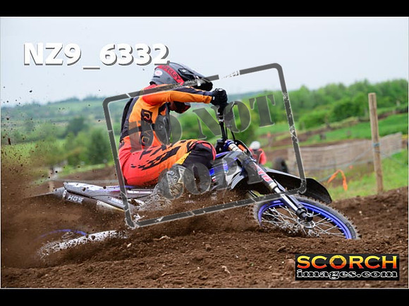 Experts-085