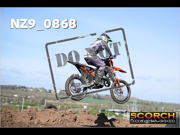 Experts-052