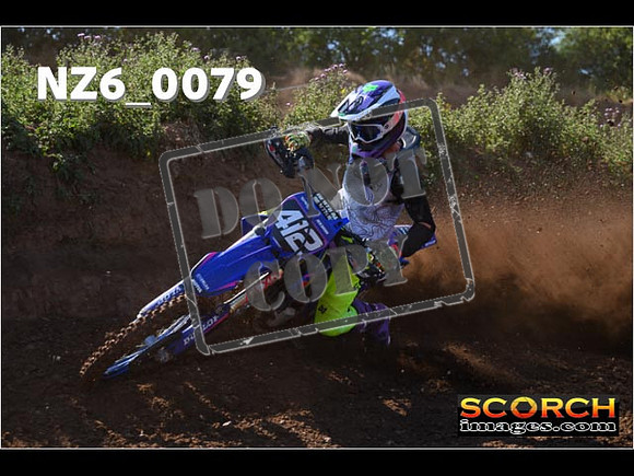 Experts-075