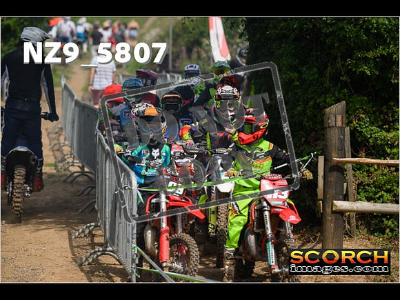 85's-069