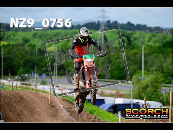 Experts-080