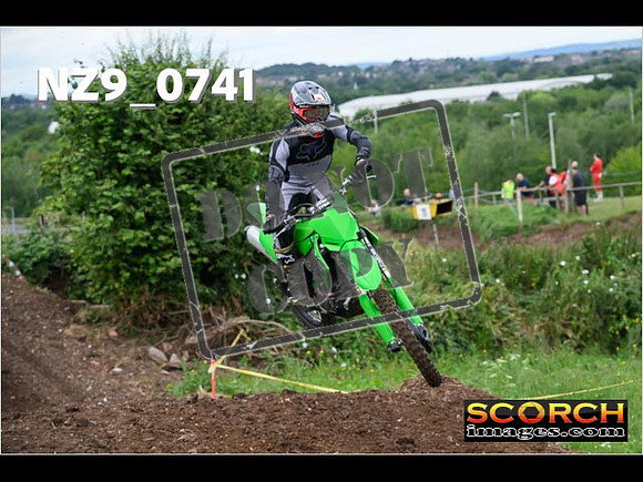 Experts-011